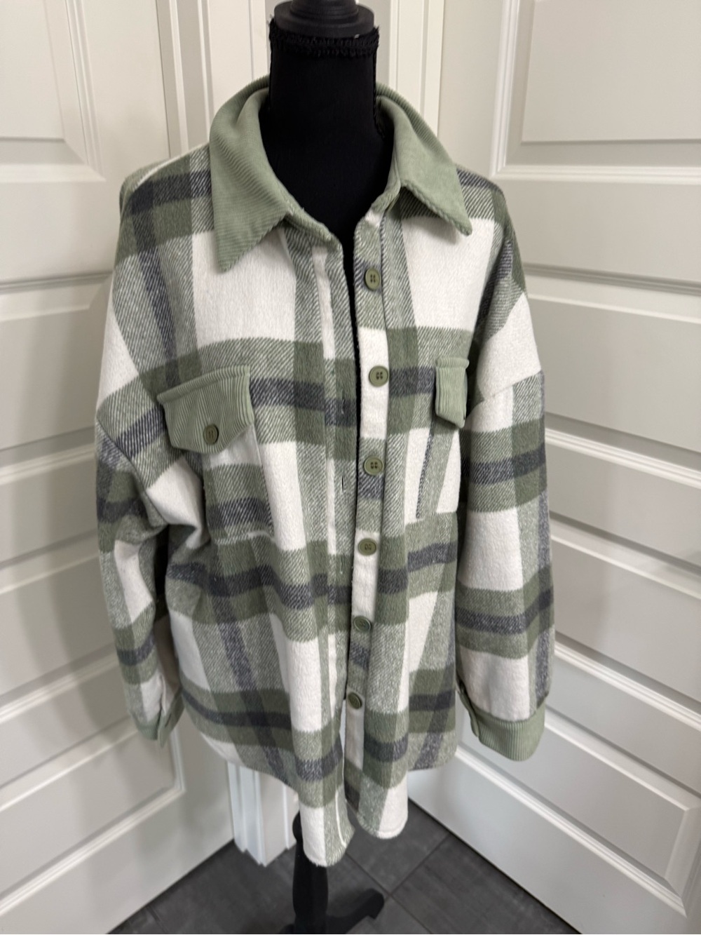 Women’s Shacket - Green/Navy/Cream 💚💙🤍 Like New